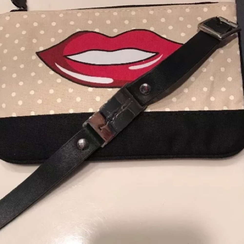 MAC COSMETICS Leather Wrap Bracelet